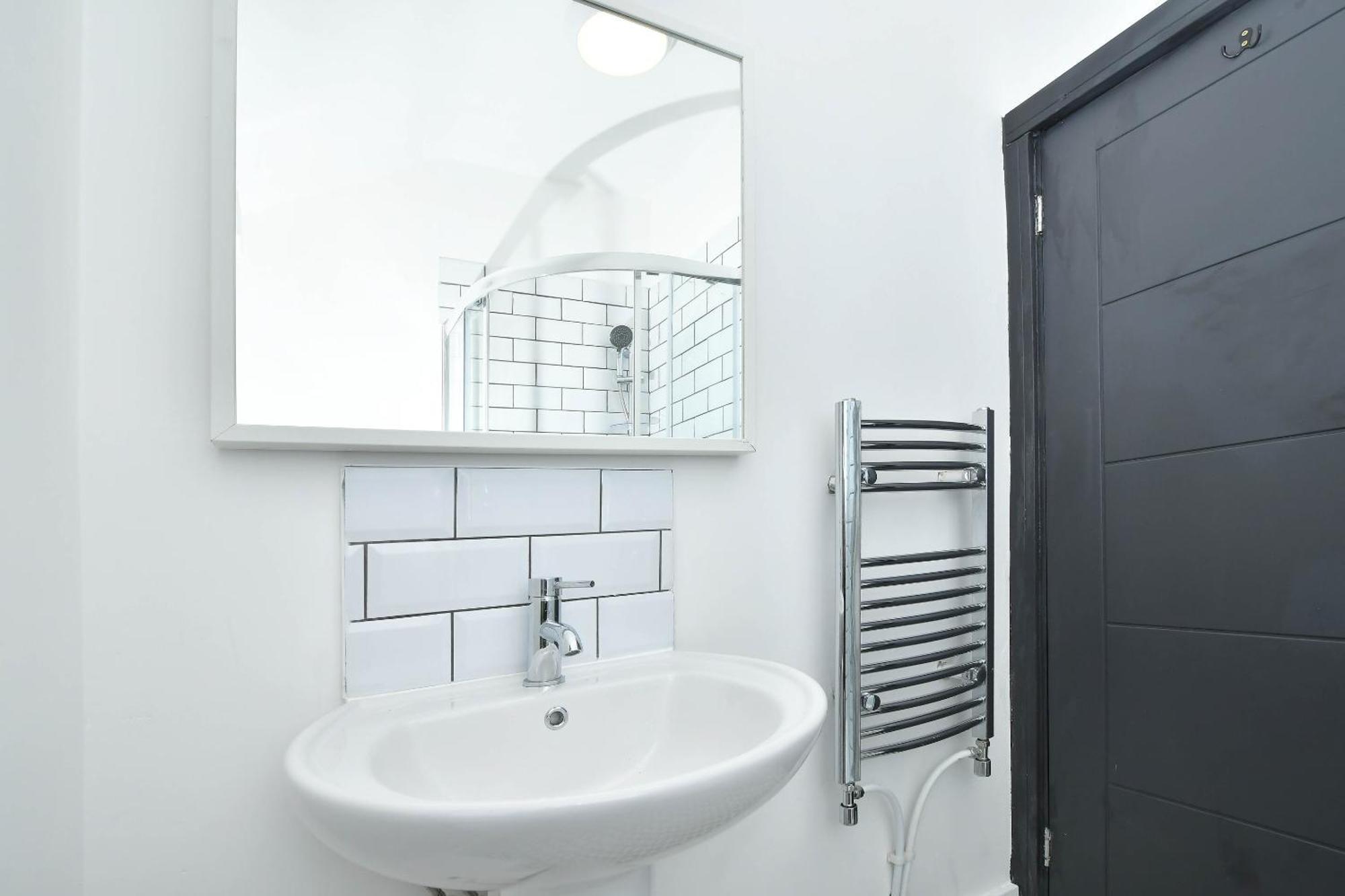 Townhouse @ 202 Walthall Street クルー 部屋 写真