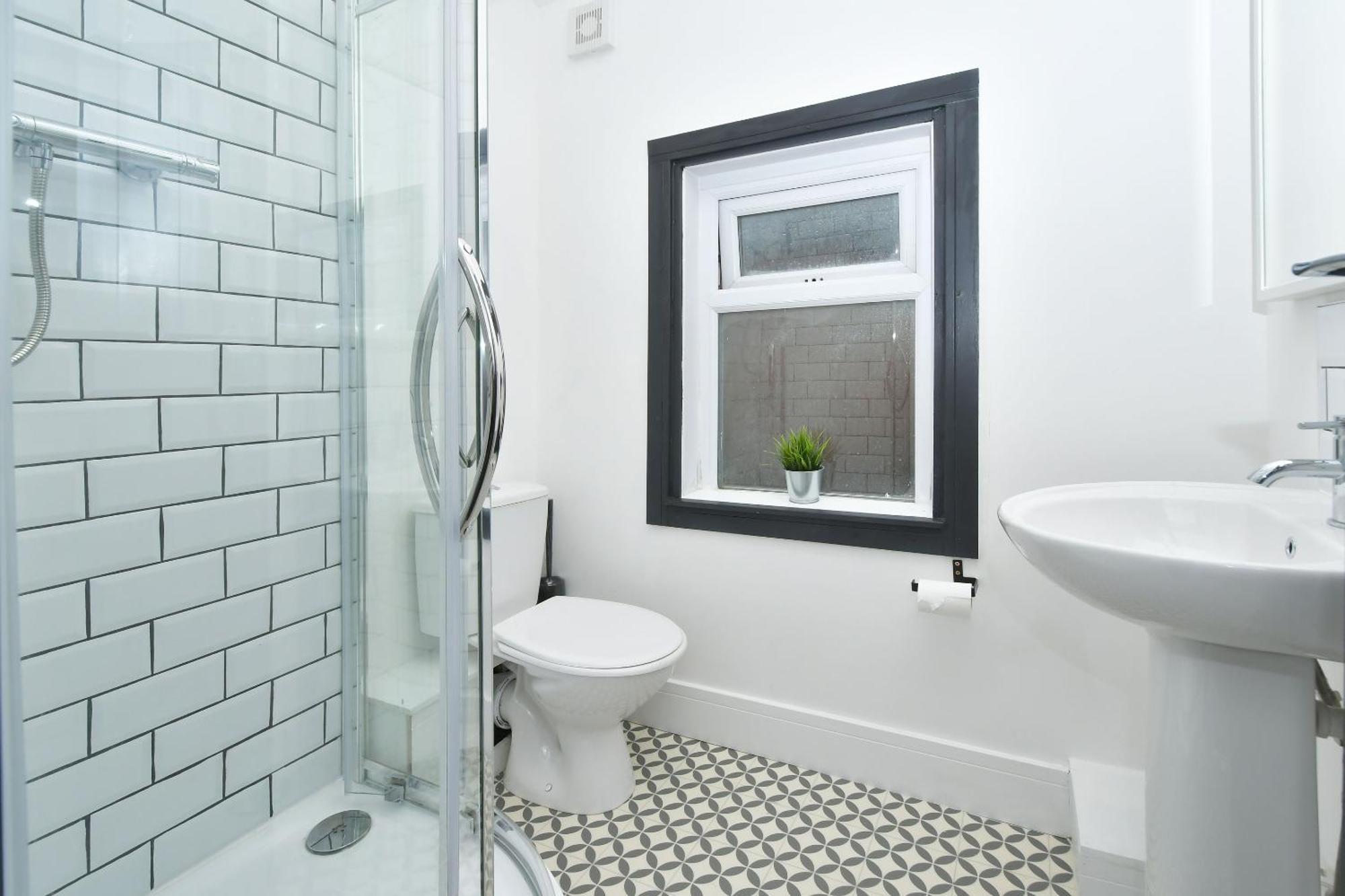 Townhouse @ 202 Walthall Street クルー エクステリア 写真