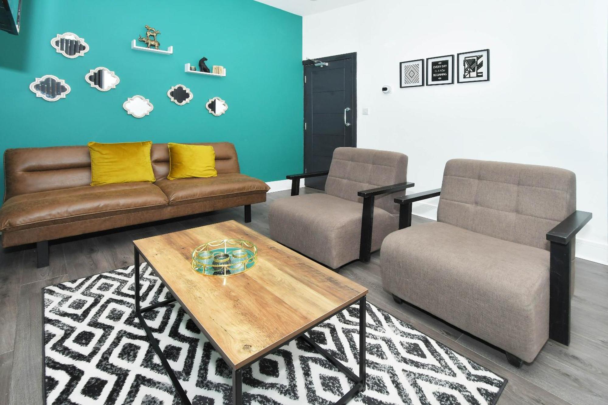 Townhouse @ 202 Walthall Street クルー エクステリア 写真