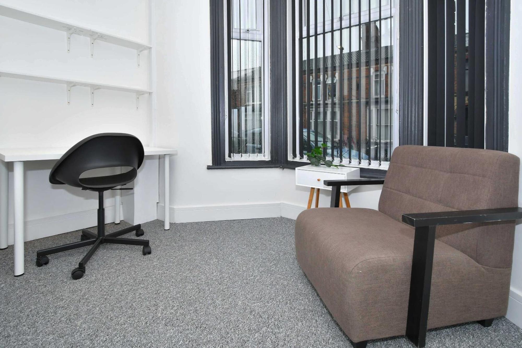 Townhouse @ 202 Walthall Street クルー エクステリア 写真