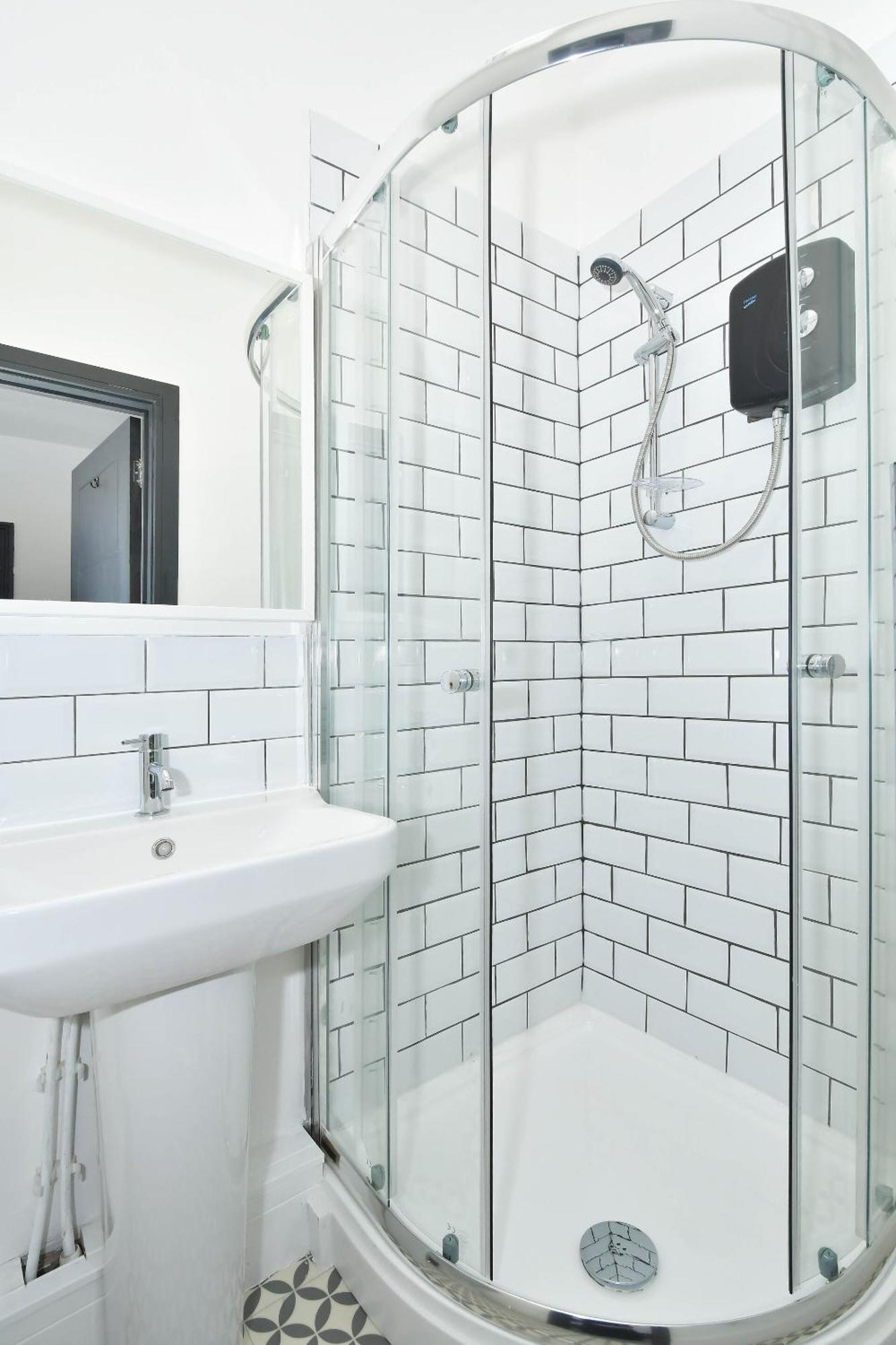 Townhouse @ 202 Walthall Street クルー エクステリア 写真