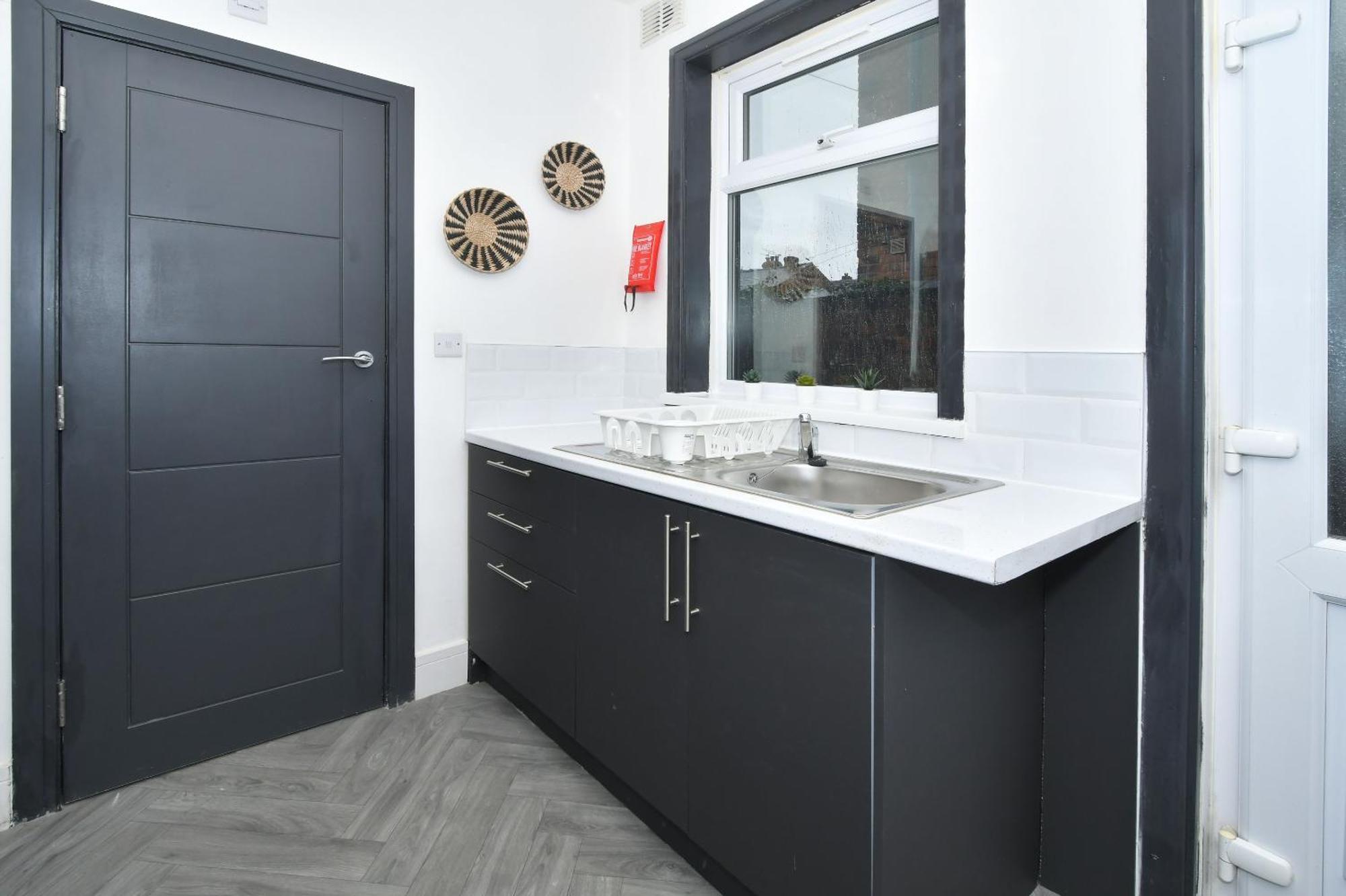 Townhouse @ 202 Walthall Street クルー エクステリア 写真