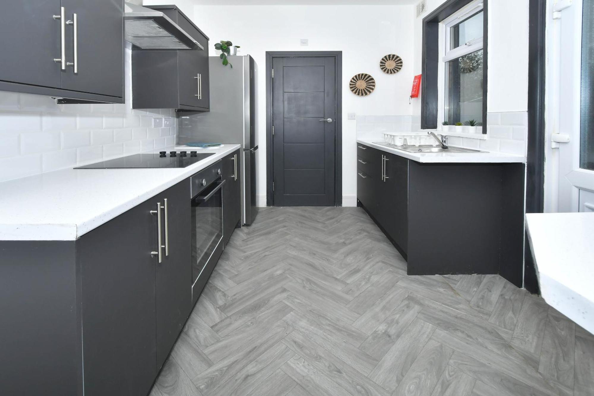 Townhouse @ 202 Walthall Street クルー エクステリア 写真